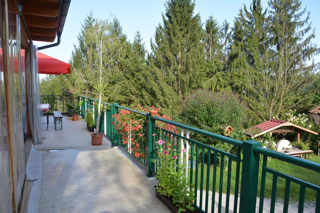 Gaestehaus Schmid Homestay Sankt Johann im Saggautal
